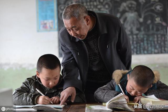 教师节送老师什么礼物（不守规定送礼 不是尊师重教）(7)