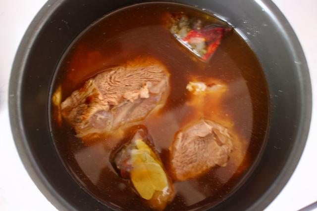 高压锅酱牛肉的做法（30年秘制酱牛肉的做法）(7)