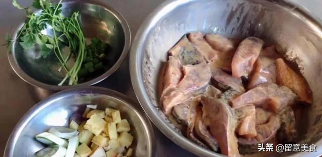 厨师长教你年夜饭红烧鱼块的做法(4)