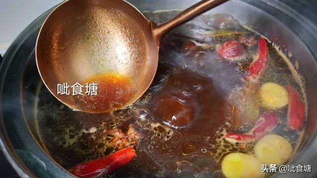 清炖鸡腿的家常做法（鸡腿肉别在做宫保鸡丁照烧鸡排了）(6)