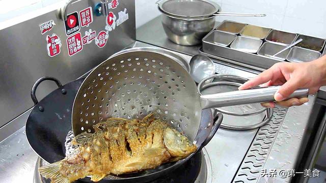 红烧鱼块怎么做好吃（厨师长教你做地道的红烧鱼）(5)