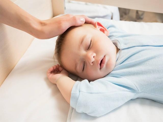 婴儿睡什么枕头好（如何给宝宝选择合适的枕头）(7)