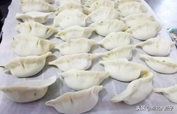 速冻饺子怎么煎（速冻水饺做煎饺无需解冻）