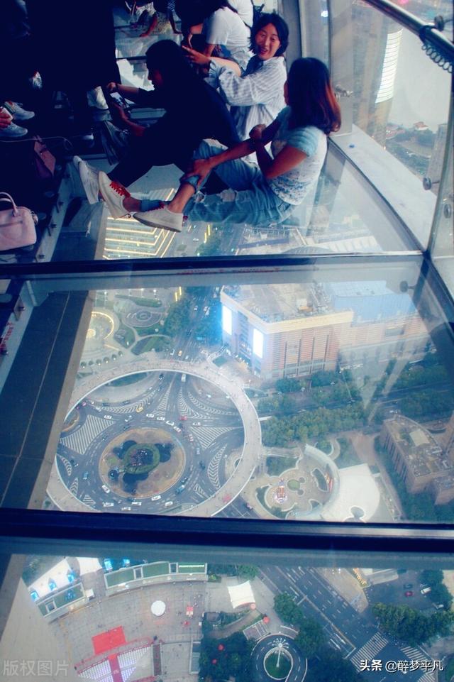 上海标志性建筑（上海东方明珠广播电视塔）(21)