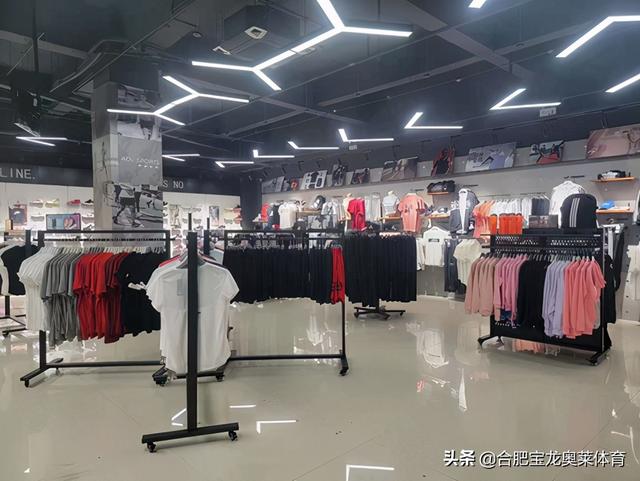 耐克阿迪达斯折扣店加盟(3)