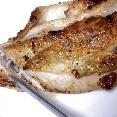 香煎鸡胸肉的做法（鲜嫩多汁的香煎鸡胸肉这样做）(6)