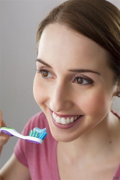 佳洁士牙膏保质期多久（佳洁士牙膏保质期了解）(1)