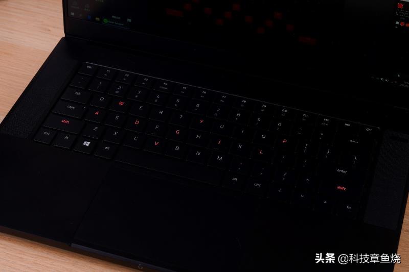 曼巴狂蛇键盘怎么调灯颜色（机械键盘灯光切换方法）(9)