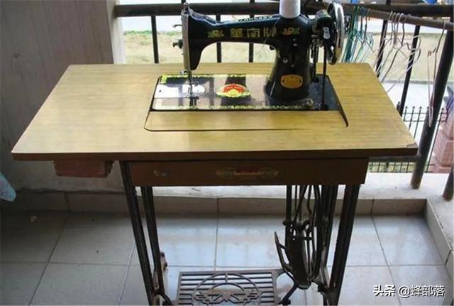 老式缝纫机价格（农村70年代流行的缝纫机）(2)