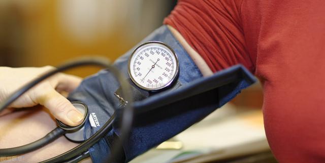 血压计的使用方法（血压计的正确使用方法）
