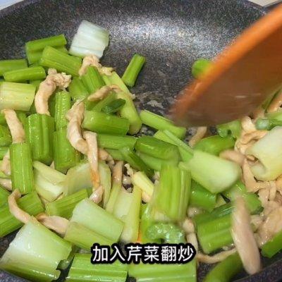 鸡丝炒什么菜好吃（巨下饭的家常菜鸡丝炒芹菜）(6)