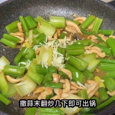 鸡丝炒什么菜好吃（巨下饭的家常菜鸡丝炒芹菜）(9)