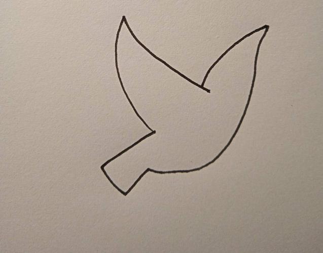 飞翔的鸽子简笔画（往右边飞的鸽子简笔画）(2)