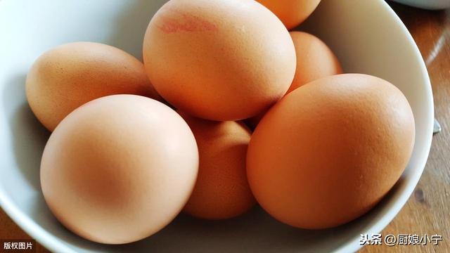 怎么煮鸡蛋好剥皮（煮鸡蛋不好剥皮告诉你个好方法）(3)