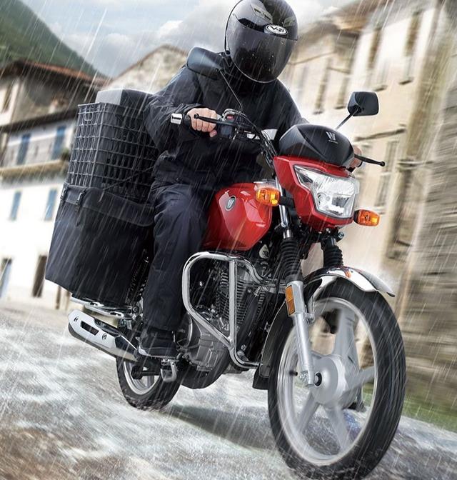 摩托车淋雨有影响吗（摩托车淋雨后启动不了什么原因）(1)