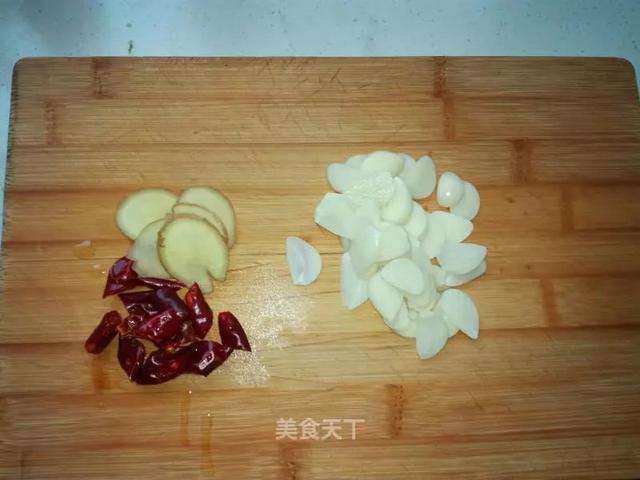 大头菜的腌制方法（酱三样腌几小时就可以吃上）(7)