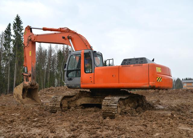 开挖掘机需要什么证（驾驶挖掘机需要具备什么条件）(2)