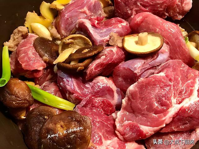 梅花肉怎么做好吃（一锅到底大叔教你香炖梅花肉）(6)
