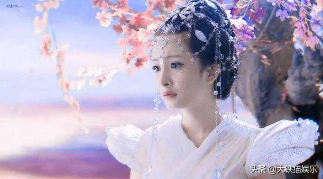 大眼美女明星（眼睛漂亮的女明星只服这6位）(13)