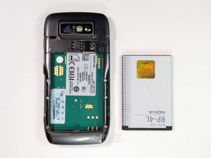 诺基亚e71手机卡怎么安装（诺基亚手机插卡教程）(14)