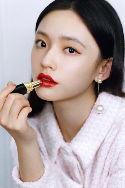 香奈儿可可小姐唇膏色号大全（香奈儿可可小姐炫光唇膏）(1)