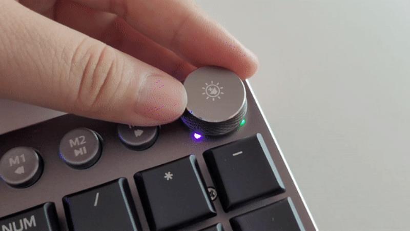 狼蛛机械键盘怎么样调灯光（键盘鼠标品牌排行）(17)