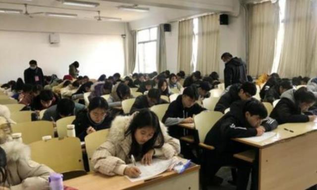 大学重修有什么影响（一旦有挂科或重修就会被记入档案）