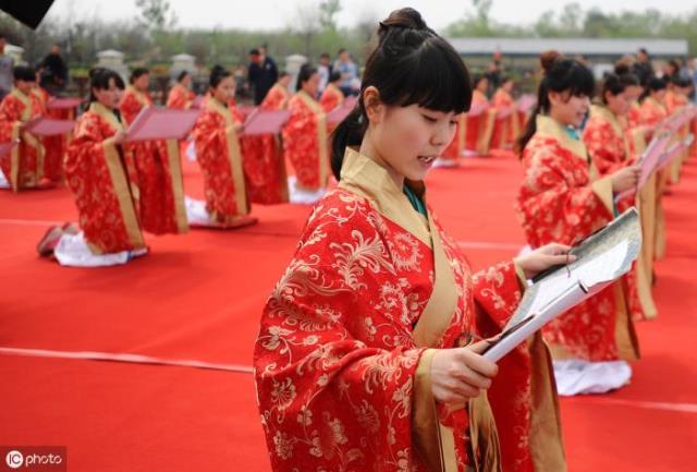 七夕节有什么习俗（七夕节还有以下传统民俗活动）(8)