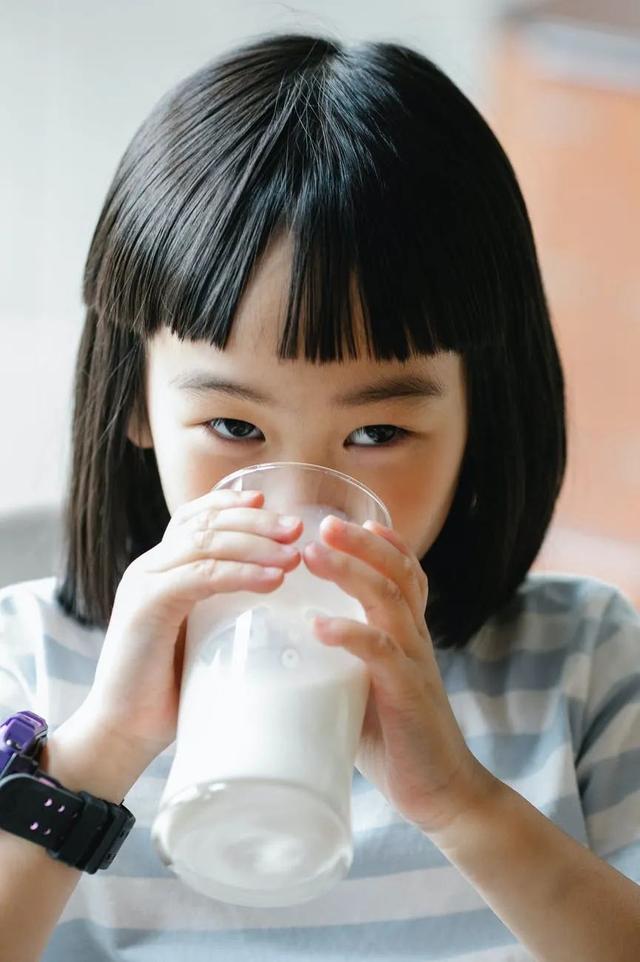 同为哺乳动物，为什么猫奶狗奶没人喝，只有牛奶一枝独秀？(7)