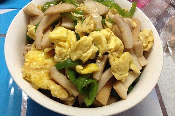 蘑菇培根洋葱鸡蛋炒饭（美食分享培根鸡蛋炒饭）(4)