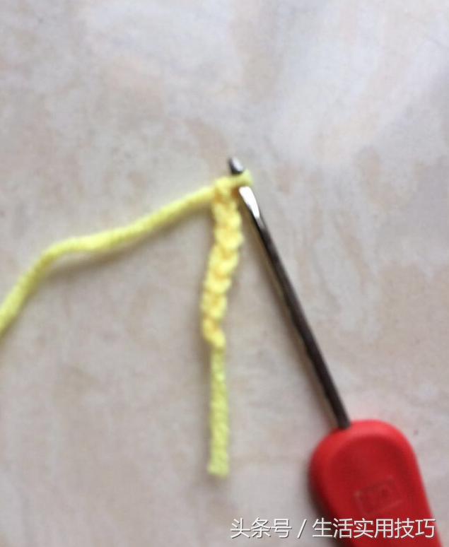三色发圈的编织方法（平面菠萝发圈超简单哦）