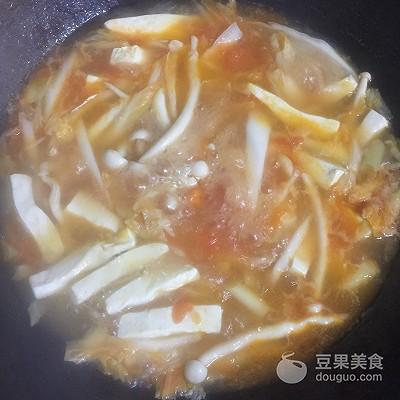 内酯豆腐白菜西红柿汤（西红柿白菜豆腐汤）(9)
