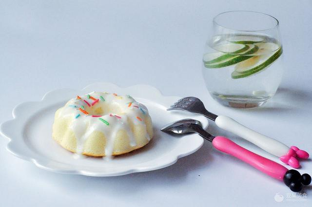 牛奶蛋糕做法超级简单（酸奶蛋糕的做法）(1)