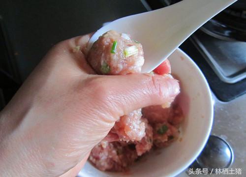 丸子菠菜汤家常做法 肉丸菠菜汤老少皆宜的美味(8)