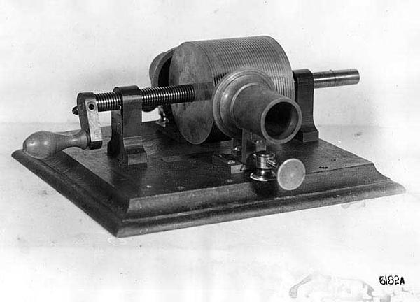 爱迪生早期发明留声机的原理（谁改变了你听音乐的方式）(3)