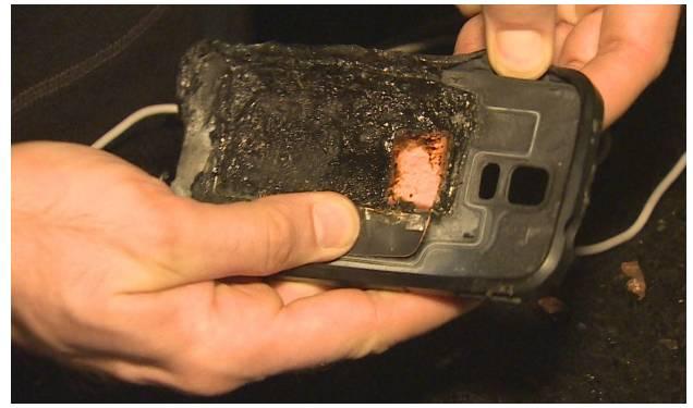 三星手机爆炸是什么事件（加拿大S5手机充电又着火爆炸）(2)