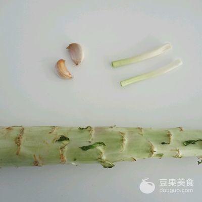 素炒莴笋丝家常做法（清炒莴笋丝的做法）(2)