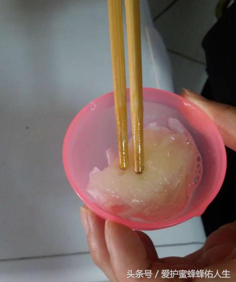蜂蜜补水自制面膜的做法（美容效果美哒哒）(3)