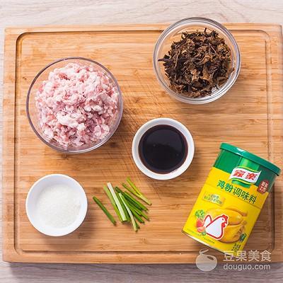 梅菜肉饼的做法最正宗的做法（梅菜蒸肉饼的做法）(2)