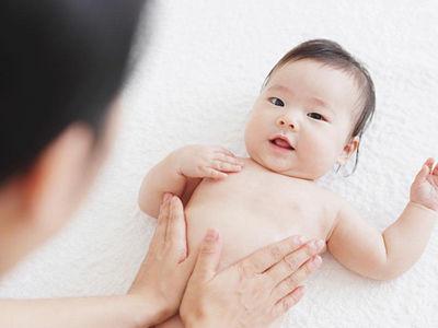 宝宝肚子胀气是怎样的（宝宝肚子胀气怎么办）(3)
