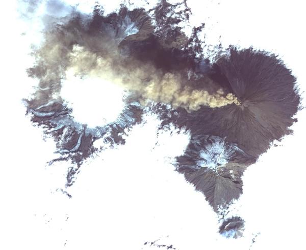 火山喷发有多可怕的（火山喷发被卫星拍到）(1)