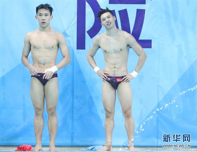 杨昊跳水10米台决赛（跳水男双十米台）(11)