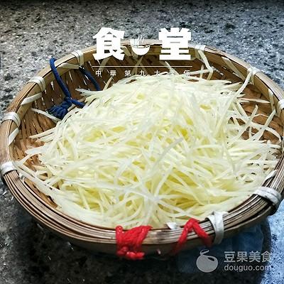 韭菜土豆丝炒肉的做法（韭菜土豆丝厨此之外）(4)