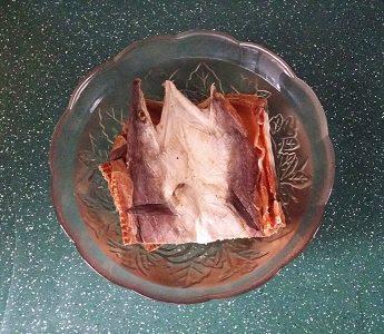 醋蒸鳗鱼干做法（酱蒸鳗鱼干家常做法）(2)