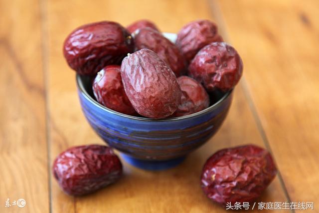 每天吃几个红枣最合适及好处（一日三枣不显老）(2)