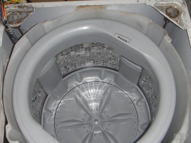 小天鹅洗衣机清洗方法拆洗（没想到每天用的洗衣机居然这么脏）(23)