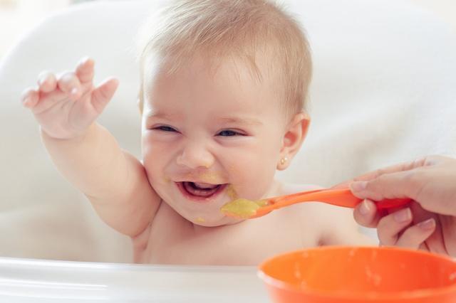 宝宝添加辅食后每天吃多少米粉（开始添加辅食米粉的宝宝到底1天要吃多少顿）(2)