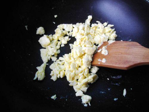 木耳豆腐炒鸡蛋家常做法（简单又易上手的剁椒木耳炒鸡蛋）(6)