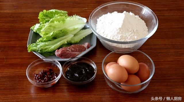 正宗鸡蛋灌饼制作酱的做法（教你熬一碗秘制刷酱）(1)