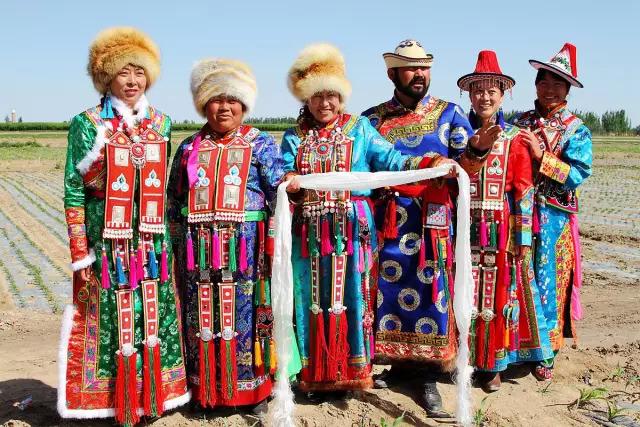 蒙古族包含多少种族（10个讲蒙古语的民族）(11)